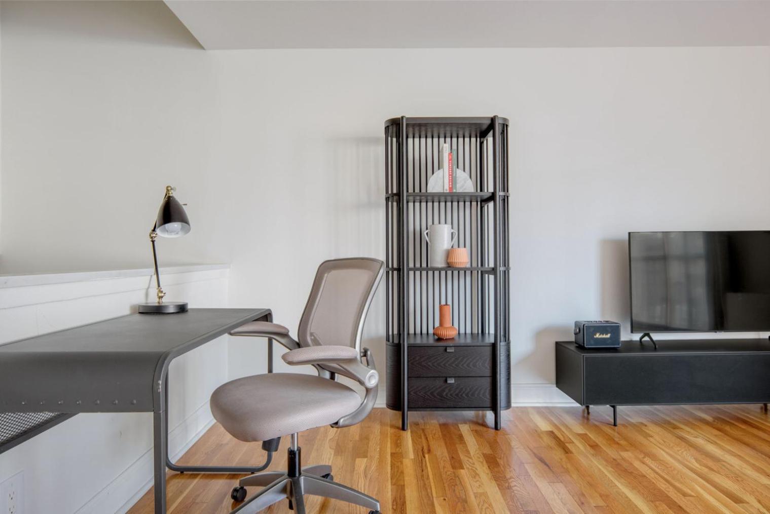 Midtown East 1br W Elevator Nr Transport Nyc-1252