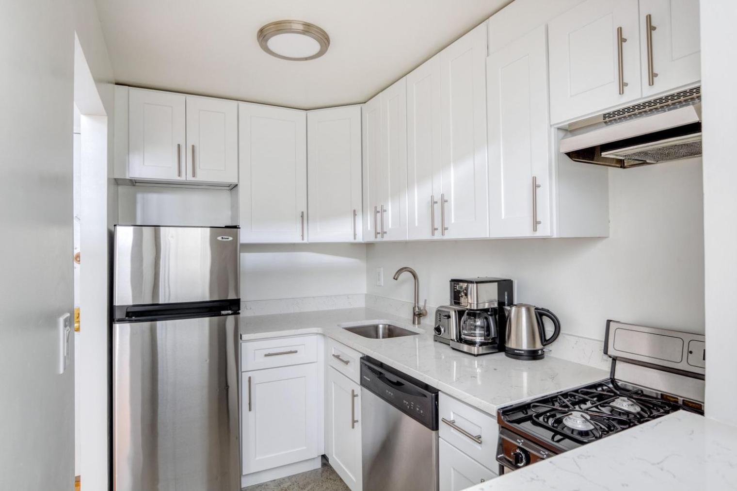 Midtown East 1br W Elevator Nr Transport Nyc-1252 Apartment