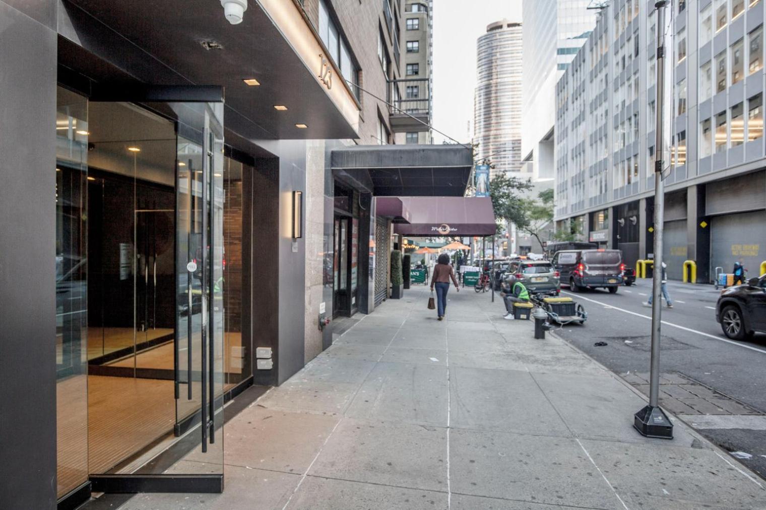 Midtown East 1br W Elevator Nr Transport Nyc-1252 *